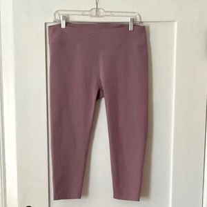 FABLETICS Active Athletic Capri Mauve XL Pre owned